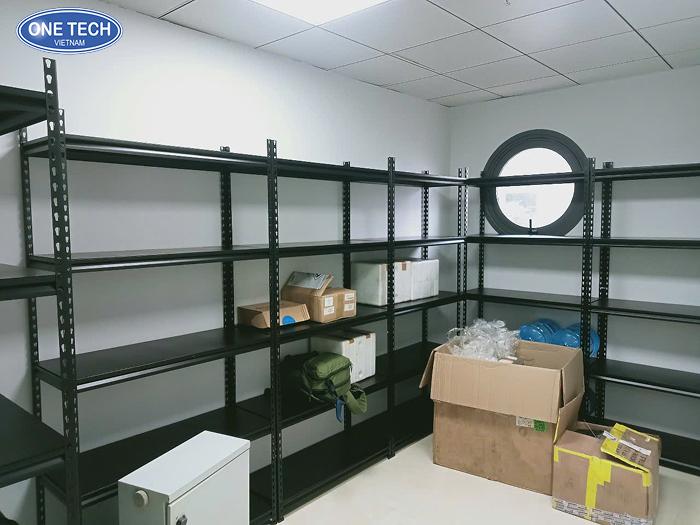 Warehouse Racking Solutions For A 100m&sup2; Factory