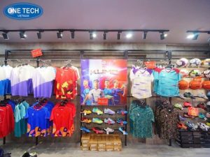 Display Shelves For Nearly 30 Dong Luc Sport Stores 2