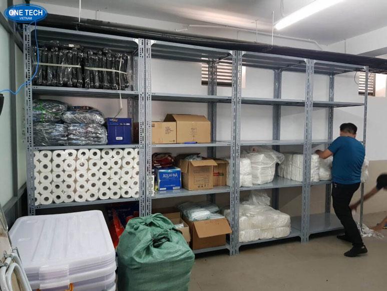 Warehouse Shelving Designs For Online Shops That Save Space And Are Easy To Organize